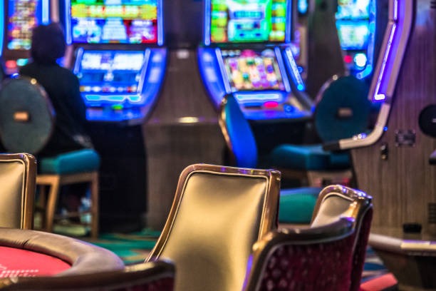 lokal69 mobile app interface showing slot games and live casino options